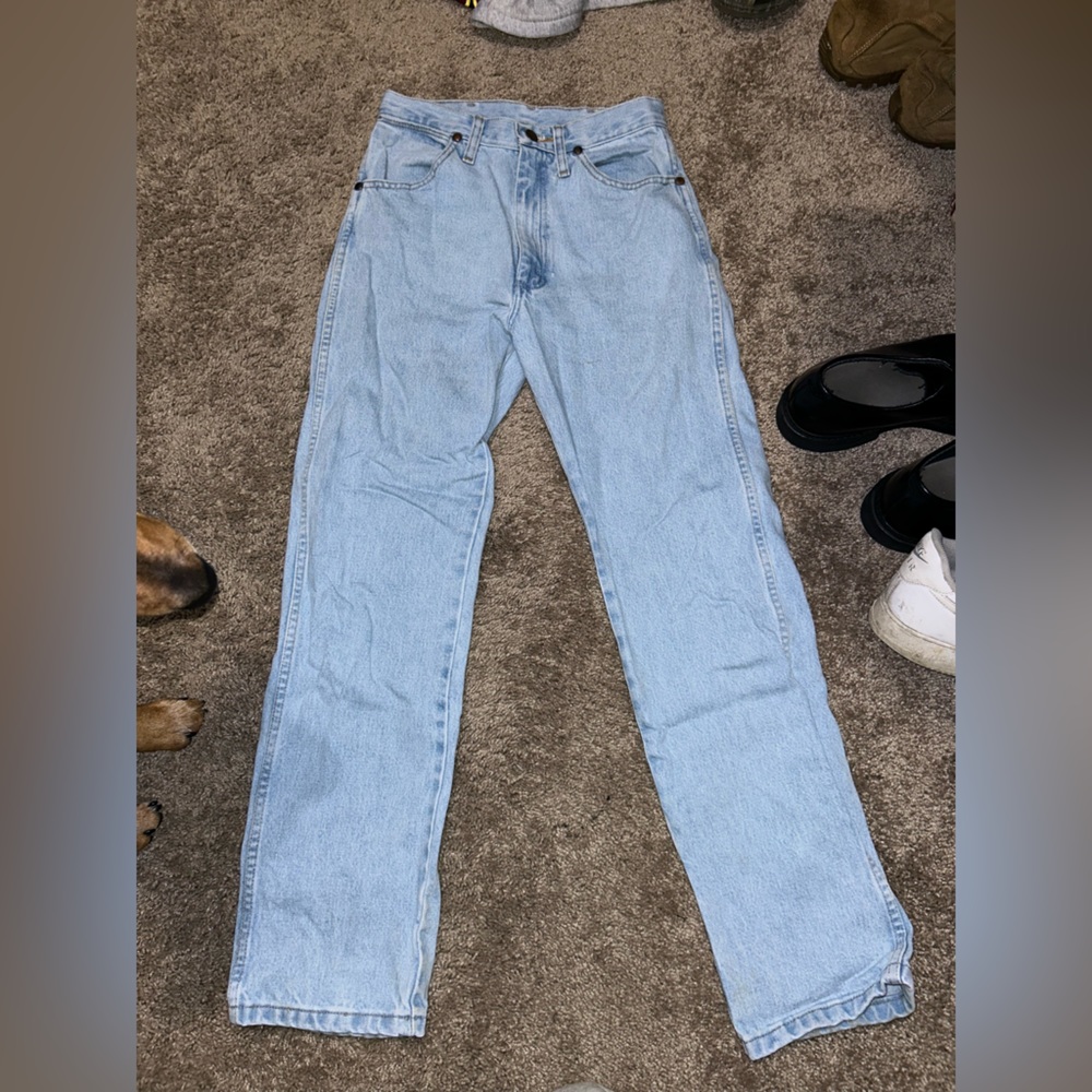 women’s light blue wrangler jeans. size 5x30